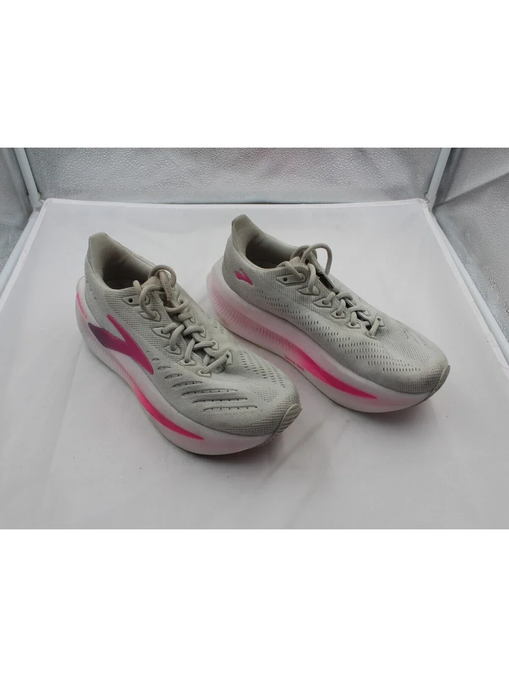 Brooks Glycerin Max 2 Women’s Size 8 Cushion Road Running Shoes Oyster Pink